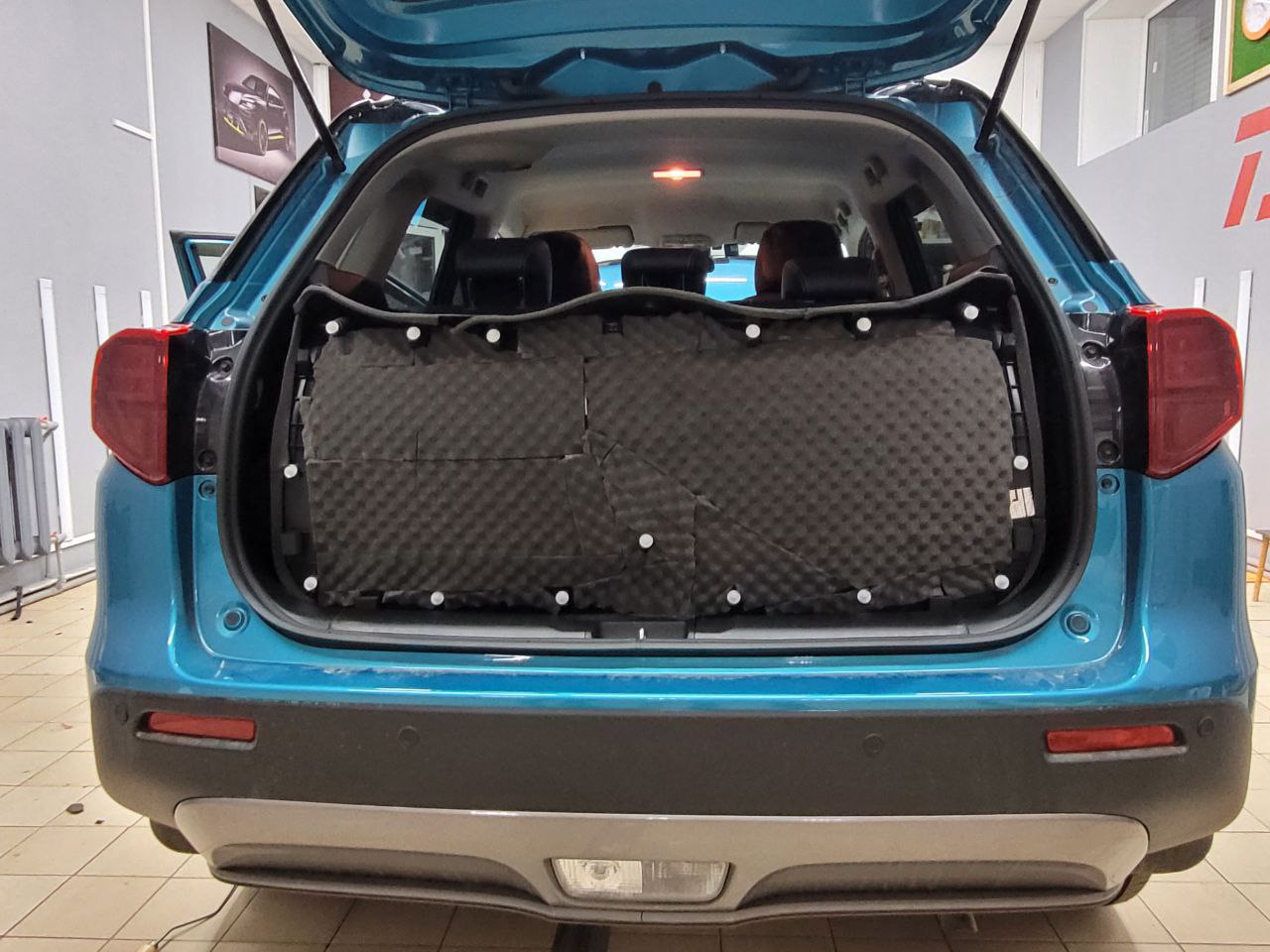 обшивка крышки багажника шумоизоляция Suzuki Vitara 1 слой вибро 2 слой шумо антискрип фото